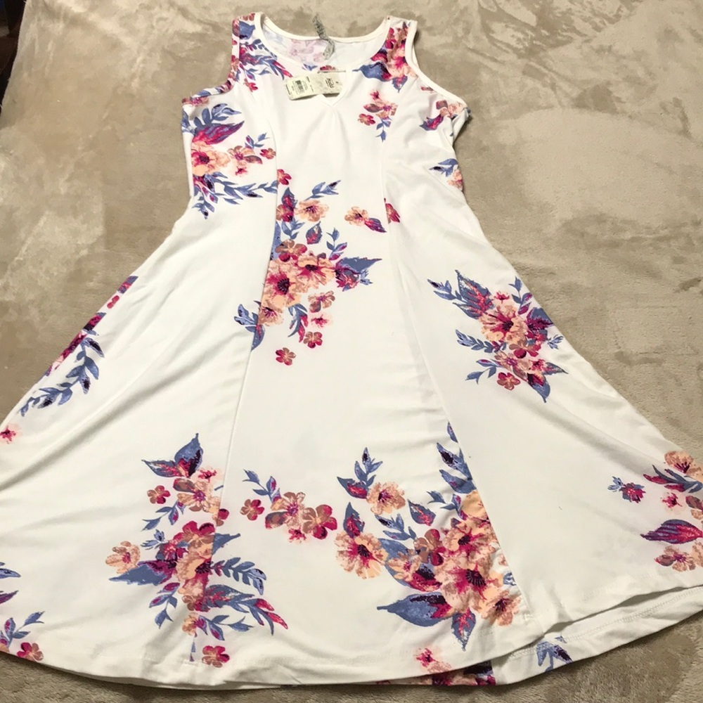 Floral white fitted dress